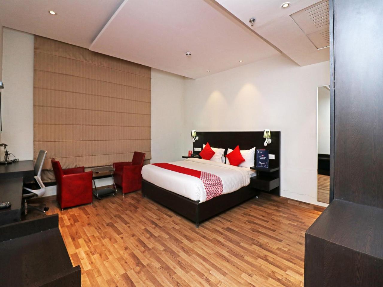Capital O 19296 Joy Inn & Suites Bhiwadi Exteriör bild