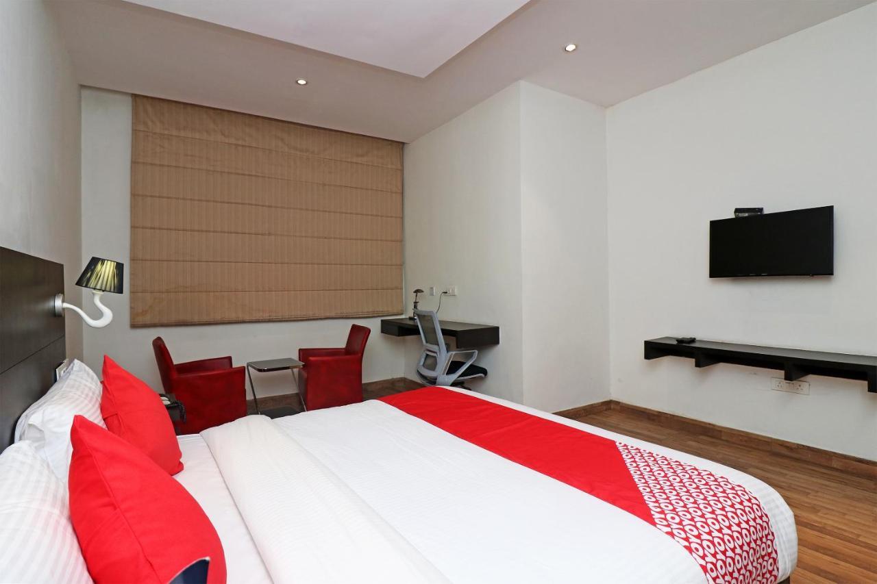 Capital O 19296 Joy Inn & Suites Bhiwadi Exteriör bild