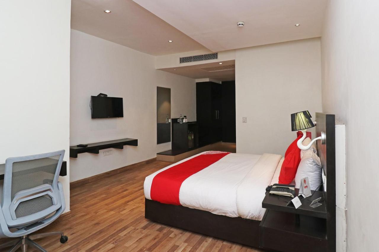 Capital O 19296 Joy Inn & Suites Bhiwadi Exteriör bild