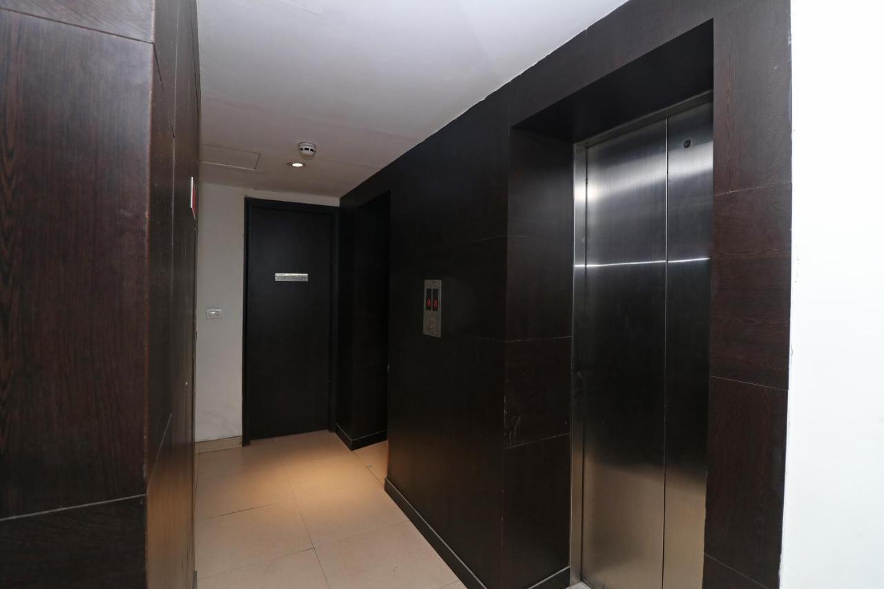 Capital O 19296 Joy Inn & Suites Bhiwadi Exteriör bild