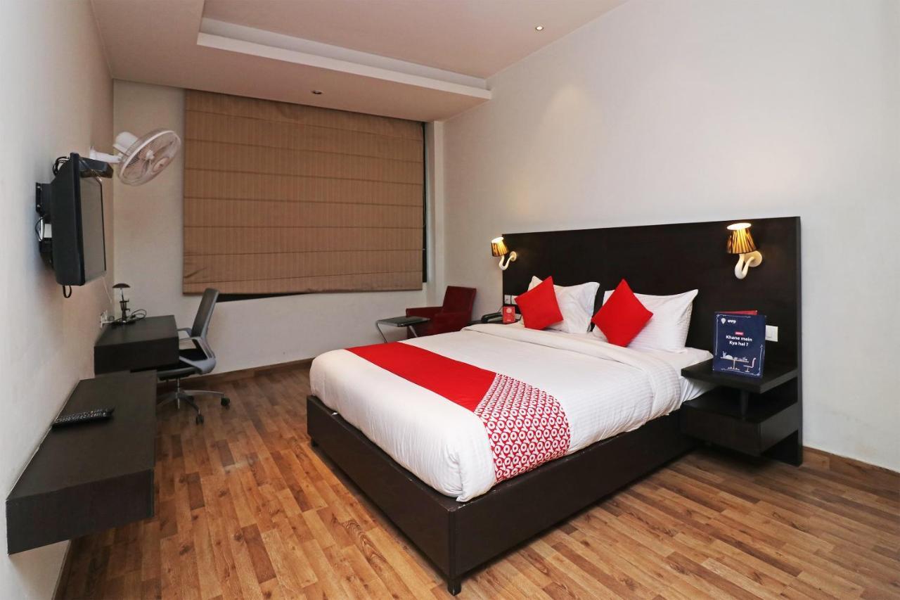 Capital O 19296 Joy Inn & Suites Bhiwadi Exteriör bild