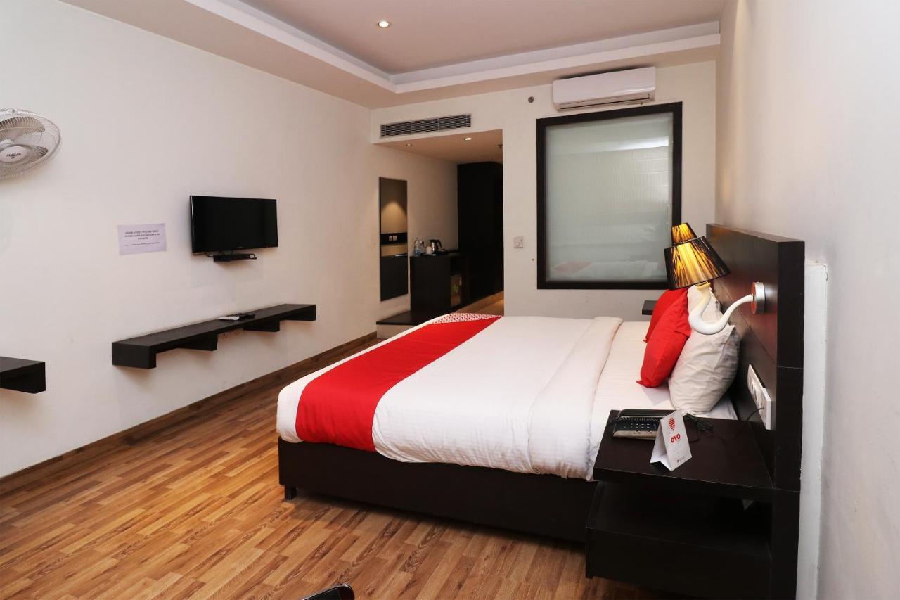 Capital O 19296 Joy Inn & Suites Bhiwadi Exteriör bild